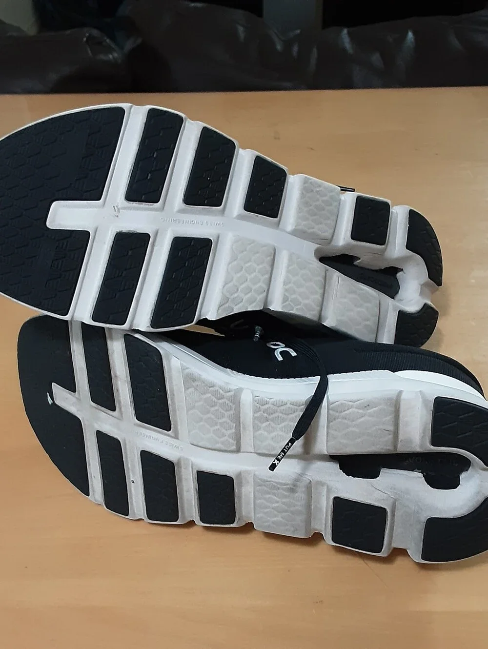 ON Cloudrunner Running Shoes 10.5